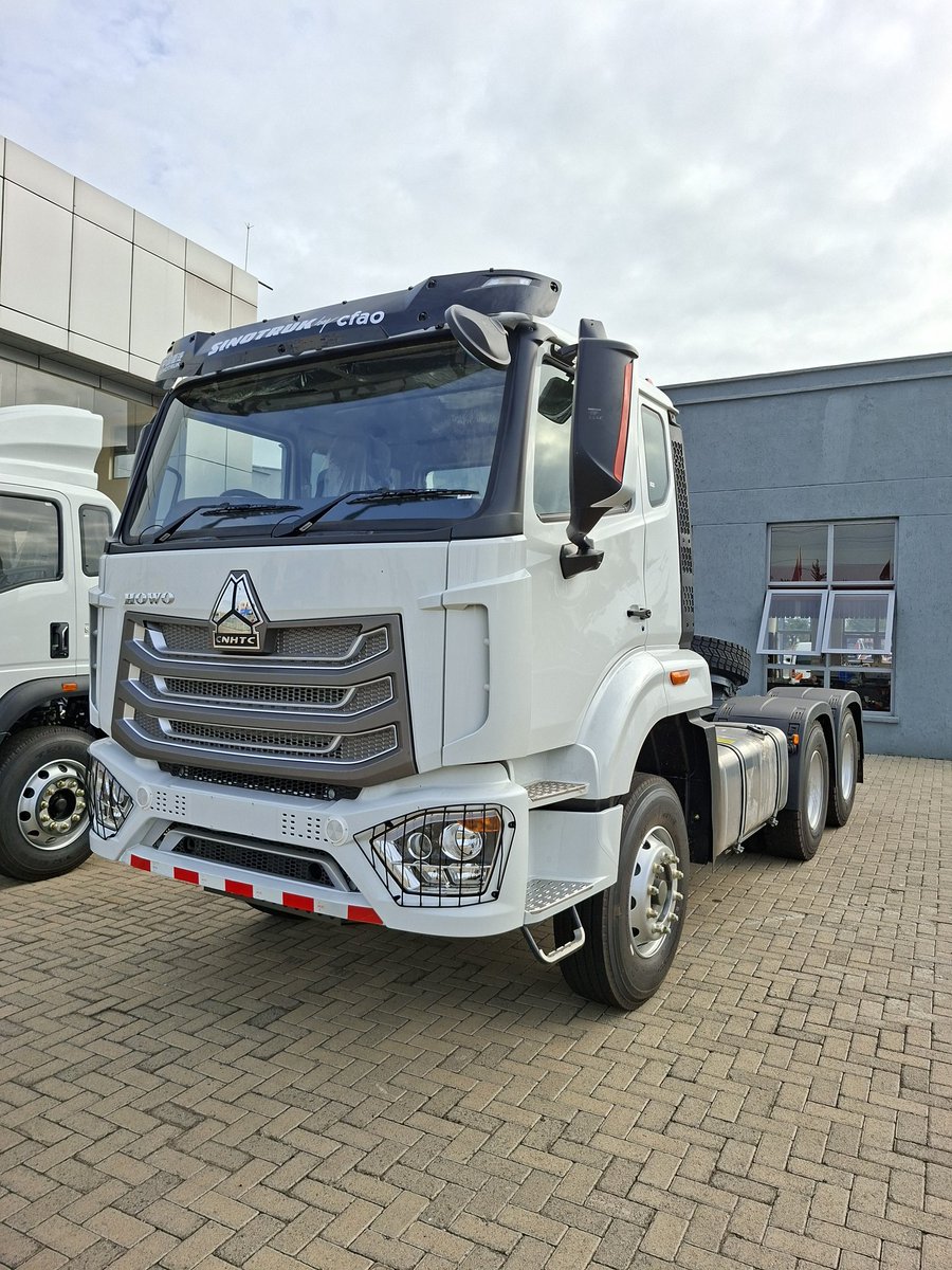 CallmeRidge's tweet photo. Howo NX (371HP) Prime Mover
Comes with the original Sinotruk engine
Price: Kes 5.98M
Call / Text 0757879027 for more information https://t.co/PLXd4IAcZ7