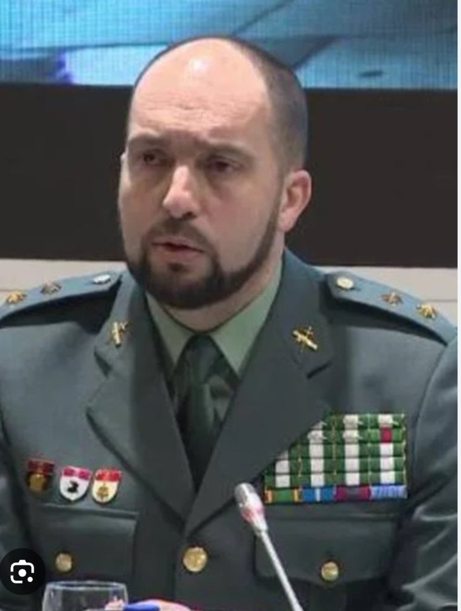 Jhoncrack_4's tweet image. Teniente Coronel, Antonio Balas Dávila. Jefe del Departamento de Delincuencia Económica de la Unidad Central Operativa (UCO). Ninguneado, acosado, señalado, amenazado y coaccionando por investigar el entorno de Sánchez.
Haz repot si estás con el Teniente Coronel. ✋️🇪🇸