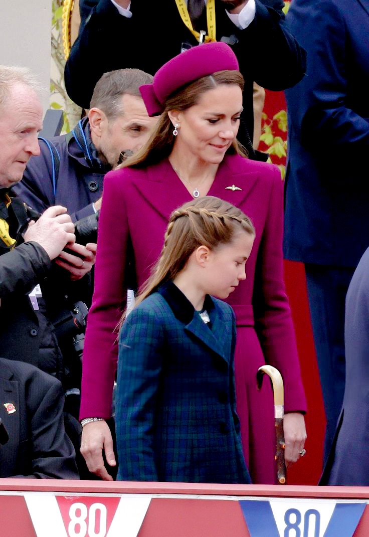 royalchildren_'s tweet photo. The #PrinceandPrincess of Wales, #PrinceGeorge #PrincessCharlotte and #PrinceLouis of Wales attend a military procession during the 80th Anniversary of VE Day, at the Queen Victoria Memorial on The Mall in London, England💂-May 5th 2025.
.
📷 : @GettyImages https://t.co/WZRNDsCkgA