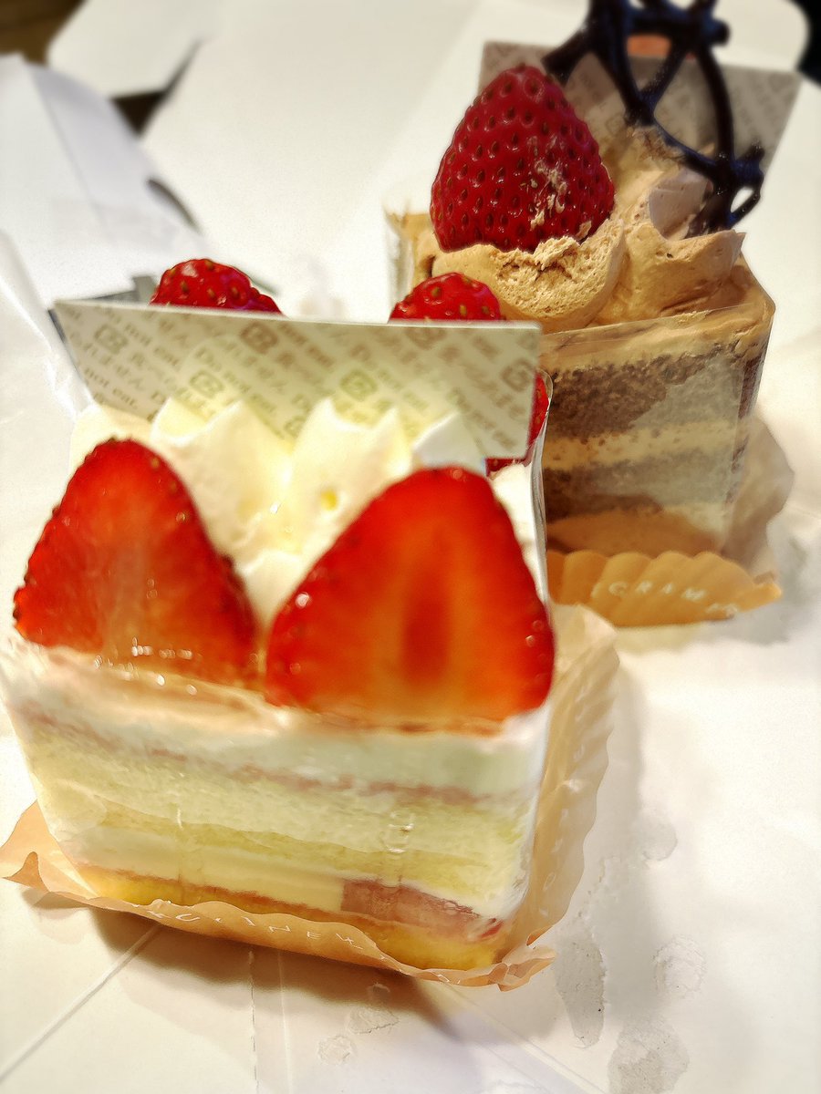 lycoris923's tweet photo. #誕生日おめでとう #ケーキ でお祝い🙌✨✨ https://t.co/ObyznGR7Zz