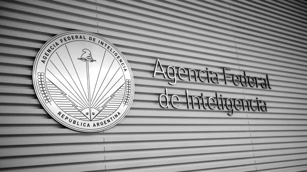 Prensa Latina (@prensalatina_cu) on Twitter photo La Oficina del presidente de #Argentina 🇦🇷, <a href="/JMilei/">Javier Milei</a> , niega que haya concebido un Plan de Inteligencia Nacional para espiar en especial a opositores políticos y periodistas.
Más en #PrensaLatina
prensa-latina.cu/2025/05/26/nie… La Oficina del presidente de #Argentina 🇦🇷, <a href="/JMilei/">Javier Milei</a> , niega que haya concebido un Plan de Inteligencia Nacional para espiar en especial a opositores políticos y periodistas.
Más en #PrensaLatina
prensa-latina.cu/2025/05/26/nie…