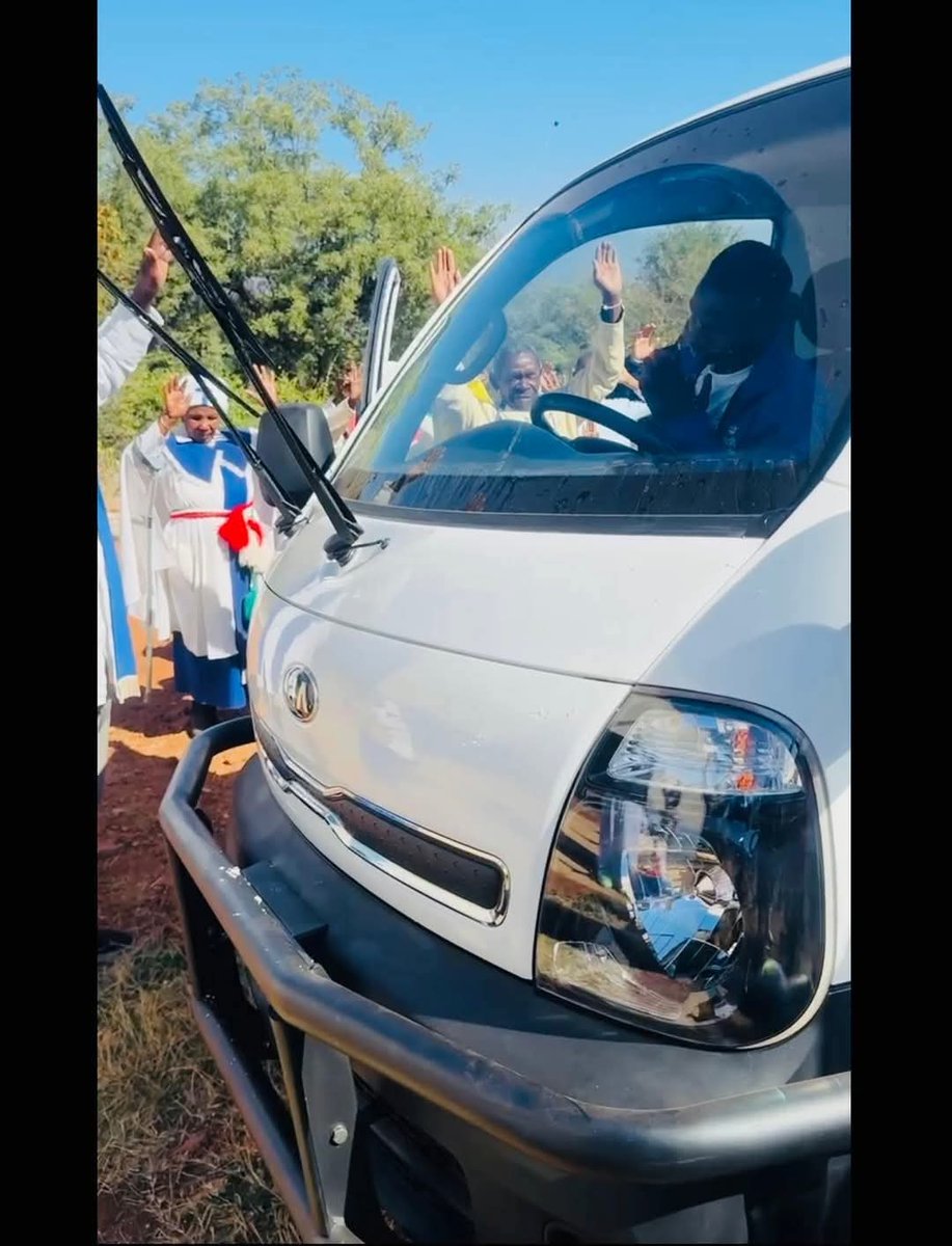 angelferxoxo's tweet photo. Congratulations to Karabo Marks of Gauta BMX! At his tender age he chose to buy a truck instead of a VW Polo. This shows that he's here to hustle not to groove. ✊🏽 https://t.co/nz4qVZvUoe