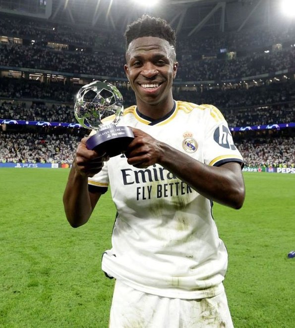 GioVini_7's tweet photo. Des personnes "normales" compare ce Vinicius à Barcola parce que Barcola aurait de meilleur stats cette saison. 😂

Alors que Vinicius avait manqué 2 mois de compétition et quand il était revenu il a était là dans les grands rendez-vous. 

Ne comparé pas l'incomparable https://t.co/7xVNz420Rm