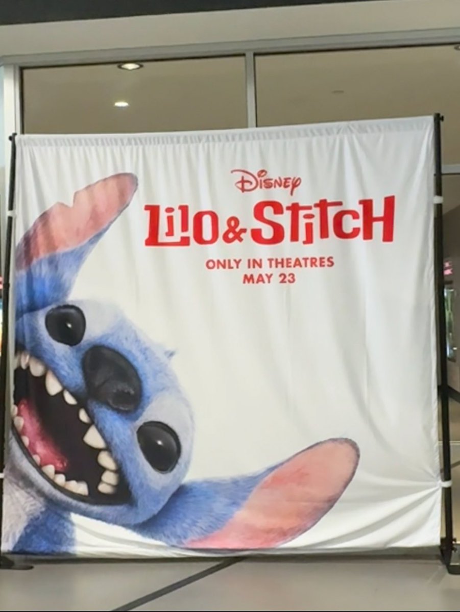 スティッチ見てきた！
スティッチふわふわで可愛かった🥺❤️
議長の英語難しかった😂

(以下ややネタバレ？)
普通に面白くて感動はしたけど、やはり最近のディズニー実写化の感じはちゃんと出てる🙄 本当のタイトルは多分【リロ&amp;ナニ+スティッチ】スティッチの尺もっと欲しかったな🥺