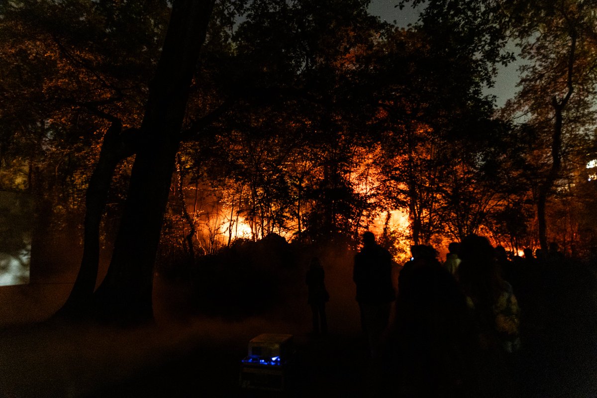 Sismògraf Olot (@sismografolot) on Twitter photo Les erupcions del #Sismògraf2025 eren l’aliment i el bosc!🌳
🥬L’aliment era al cartell d’enguany, a la rua ‘Natura Centrum Est’ i al ‘Mapa Caníbal’.
🌿 El bosc el vam sentir a l’Itinerari amb bici, a 'Timeless Streams', a 'Xai Específic' i a ‘Incendis’.
<a href="/Olotuit/">Ajuntament d'Olot</a> <a href="/OlotCultura/">Olot Cultura</a> Les erupcions del #Sismògraf2025 eren l’aliment i el bosc!🌳
🥬L’aliment era al cartell d’enguany, a la rua ‘Natura Centrum Est’ i al ‘Mapa Caníbal’.
🌿 El bosc el vam sentir a l’Itinerari amb bici, a 'Timeless Streams', a 'Xai Específic' i a ‘Incendis’.
<a href="/Olotuit/">Ajuntament d'Olot</a> <a href="/OlotCultura/">Olot Cultura</a>