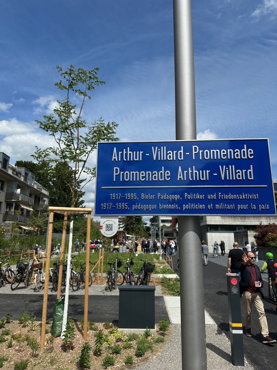 Inauguration de la Promenade Arthur-Villard 💚

La Ville de Bienne a officiellement inauguré la nouvelle promenade Arthur-Villard entre la rue du Moulin et le chemin Gottfried-Ischer. Cette promenade d’une longueur de 200 mètres comprend un jardin collectif, une place de jeux, du