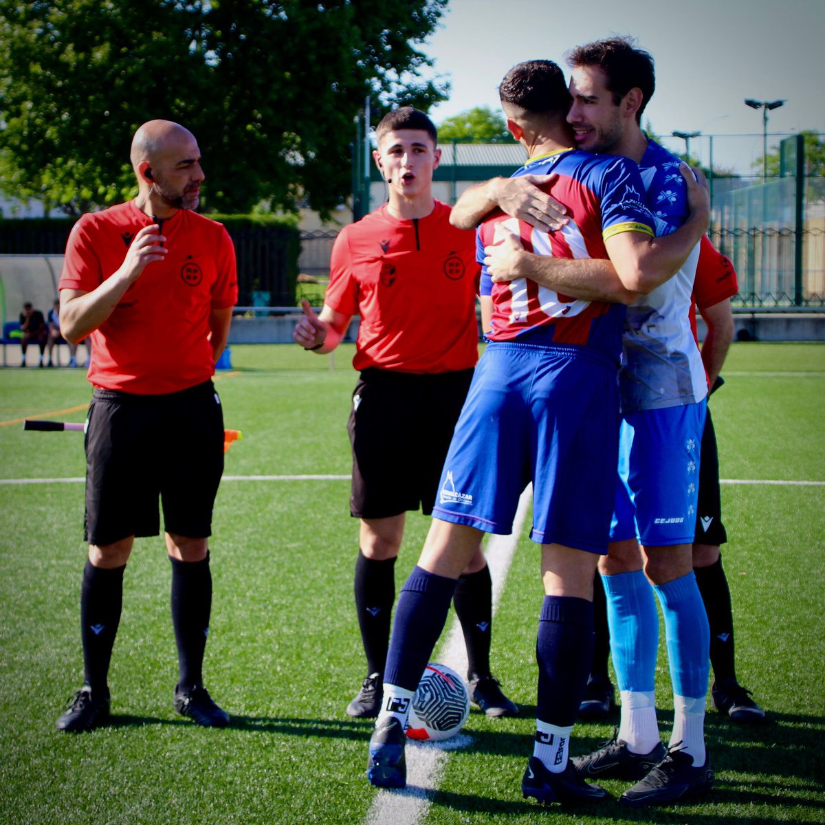 Desde el CD Aznalcázar, deseamos al CD Priorato la mayor de las suertes para la final del play off, además de darle la enhorabuena por la eliminatoria realizada. 

¡Club señor! 🤝🏼