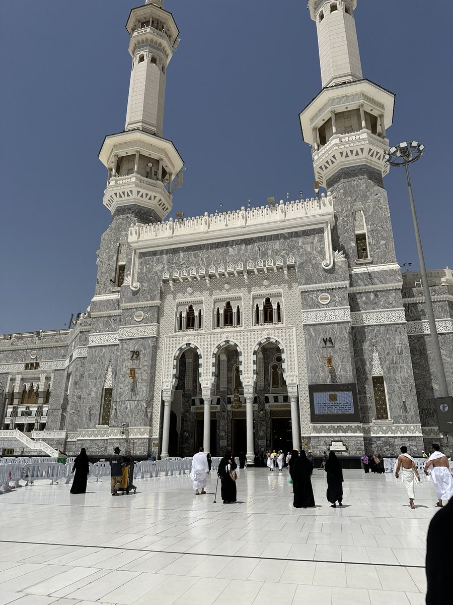 الحج يهمس لك كل لحظة: ترى الله يبيّك، بس انت ارجع له وصدق في رجعتك 

#فلك_النصابين

#نقاط_العروبه_حق_للعروبه