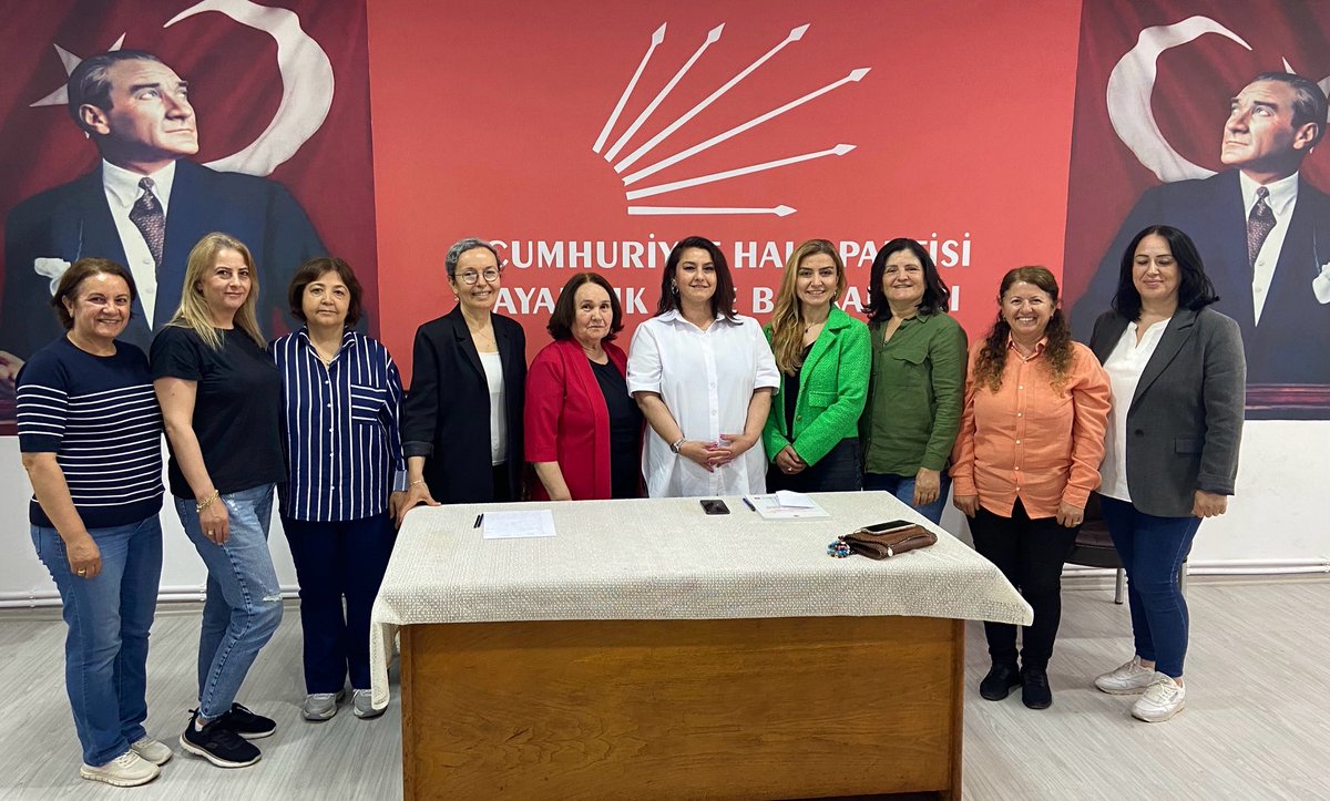 📍Ayancık
İl Kadın Kolları Başkanımız Esin Tümer önderliğinde, Ayancık İlçe Kadın Kolları Başkanımız Cemile Üngüder ve yönetimiyle bir araya geldik, yaz dönemine dair projelerimizi ve hedeflerimizi konuştuk. Her bir arkadaşımızın emeği, heyecanı ve inancı yolumuzu aydınlatıyor.