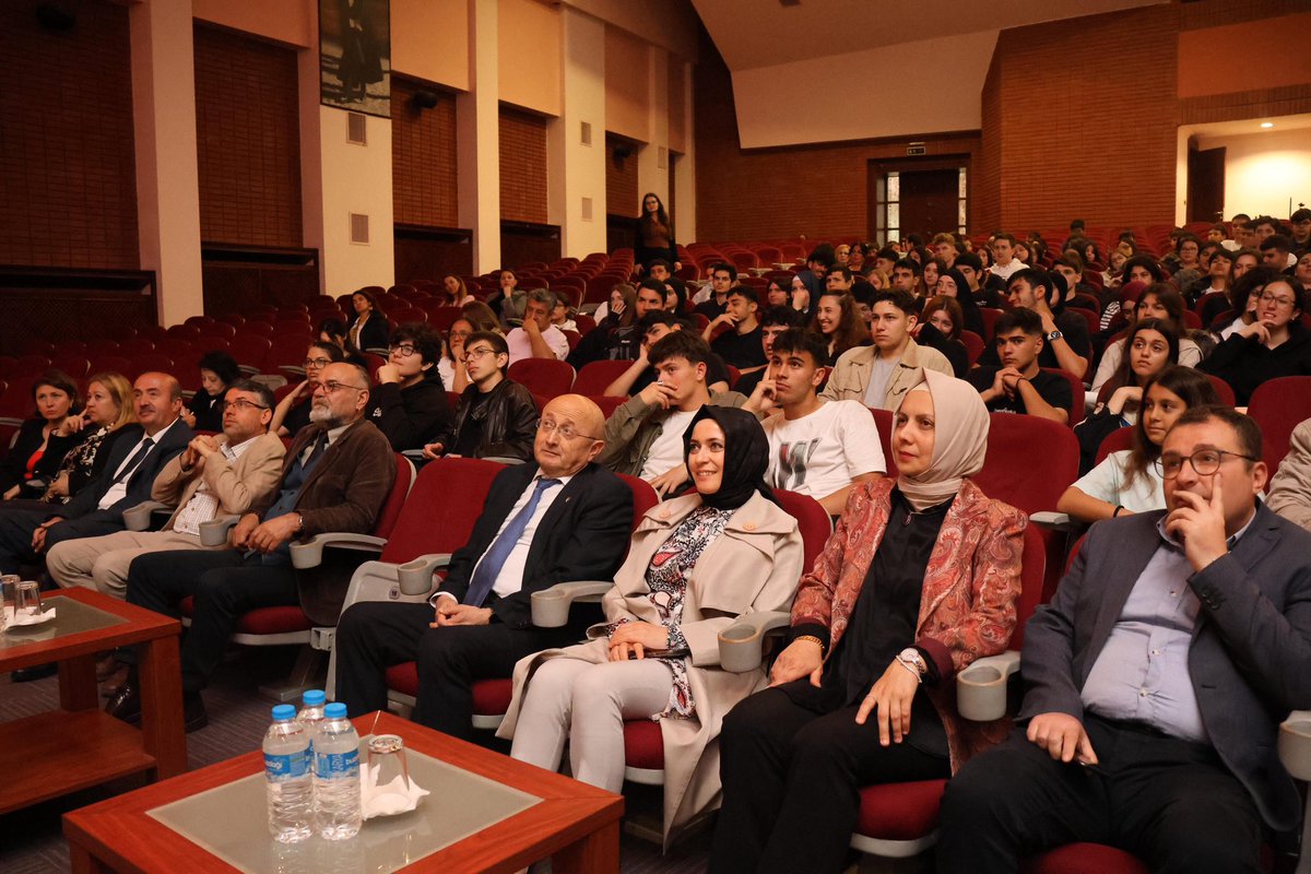 maltepemem34's tweet photo. ♦️ Eğitimci Yazar Dr. Faruk Öndağ tarafından verilen “Sınav Öncesi Motivasyon” konulu seminer; Millî Eğitim Müdürümüz @halebagceozbas, şube ve okul müdürleri, öğretmenler ve ilçemizdeki farklı okullarda öğrenim gören lise öğrencilerimizin katılımıyla gerçekleştirildi.

📍Özel Maltepe Marmara Koleji
@tcmeb @istanbulilmem