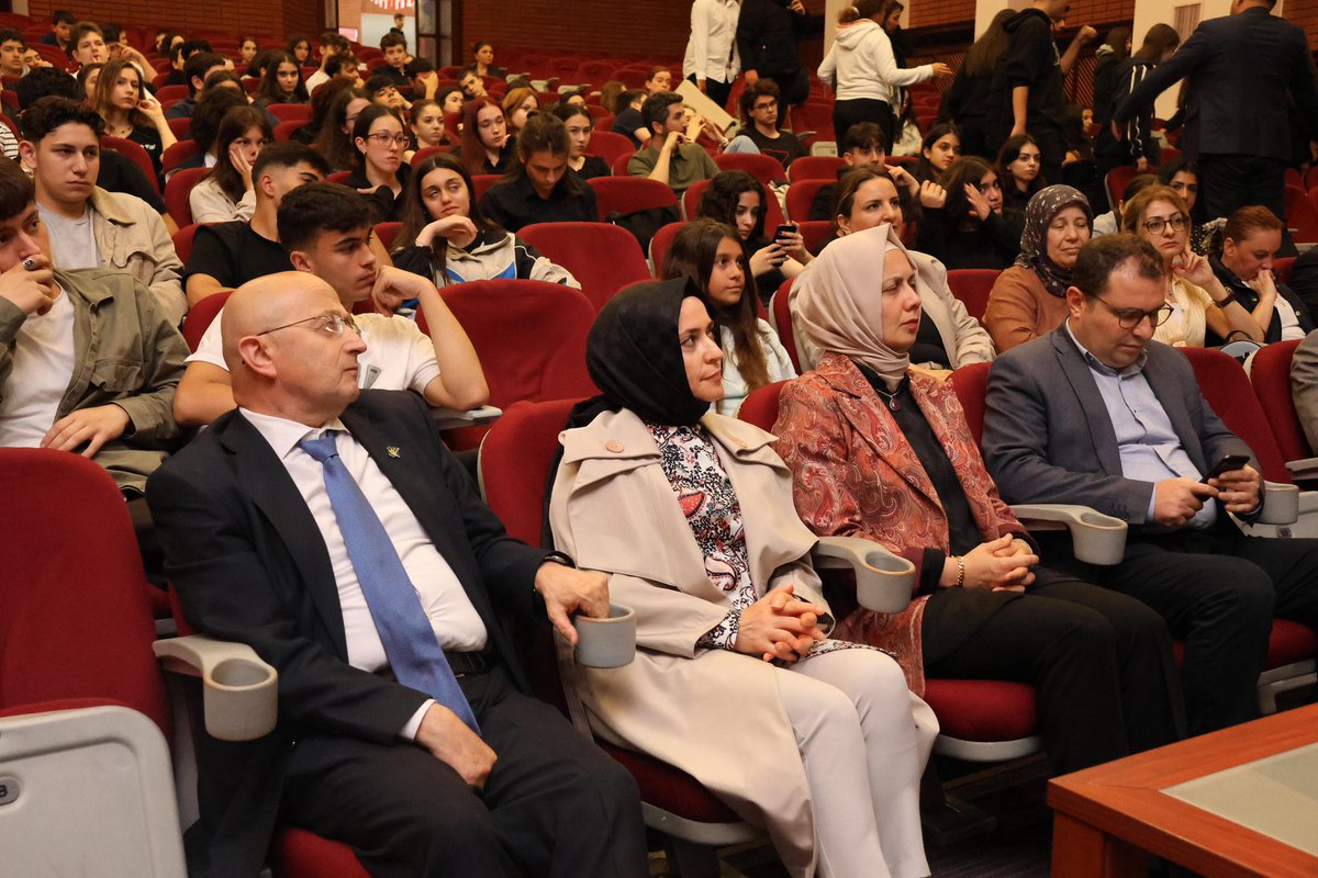 maltepemem34's tweet photo. ♦️ Eğitimci Yazar Dr. Faruk Öndağ tarafından verilen “Sınav Öncesi Motivasyon” konulu seminer; Millî Eğitim Müdürümüz @halebagceozbas, şube ve okul müdürleri, öğretmenler ve ilçemizdeki farklı okullarda öğrenim gören lise öğrencilerimizin katılımıyla gerçekleştirildi.

📍Özel Maltepe Marmara Koleji
@tcmeb @istanbulilmem