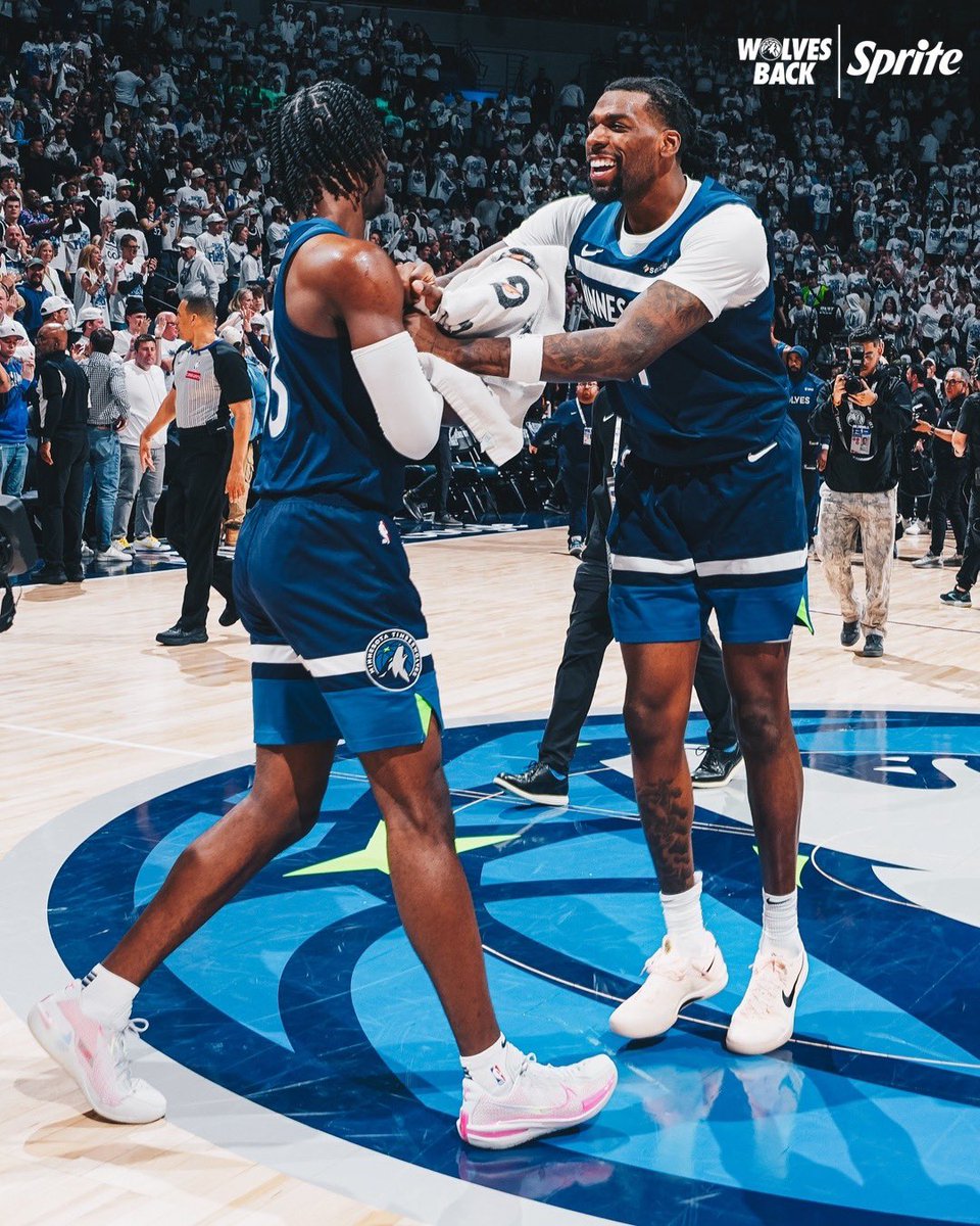 WAKE UP, WOLVES FANS!!!!

WE HOOP TODAY!