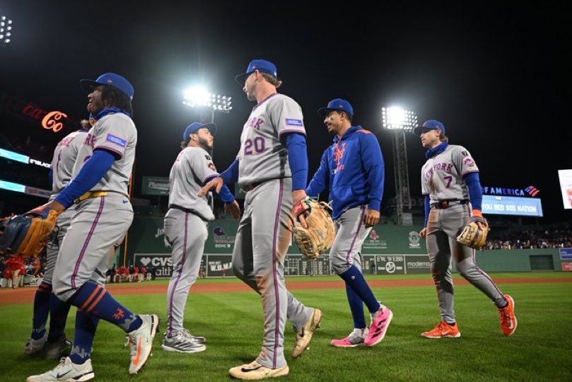 SleeperMets's tweet photo. The Mets hold a 15-10 record against opponents >.500.

THE BEST IN BASEBALL 🤯 https://t.co/xJCId5gloA