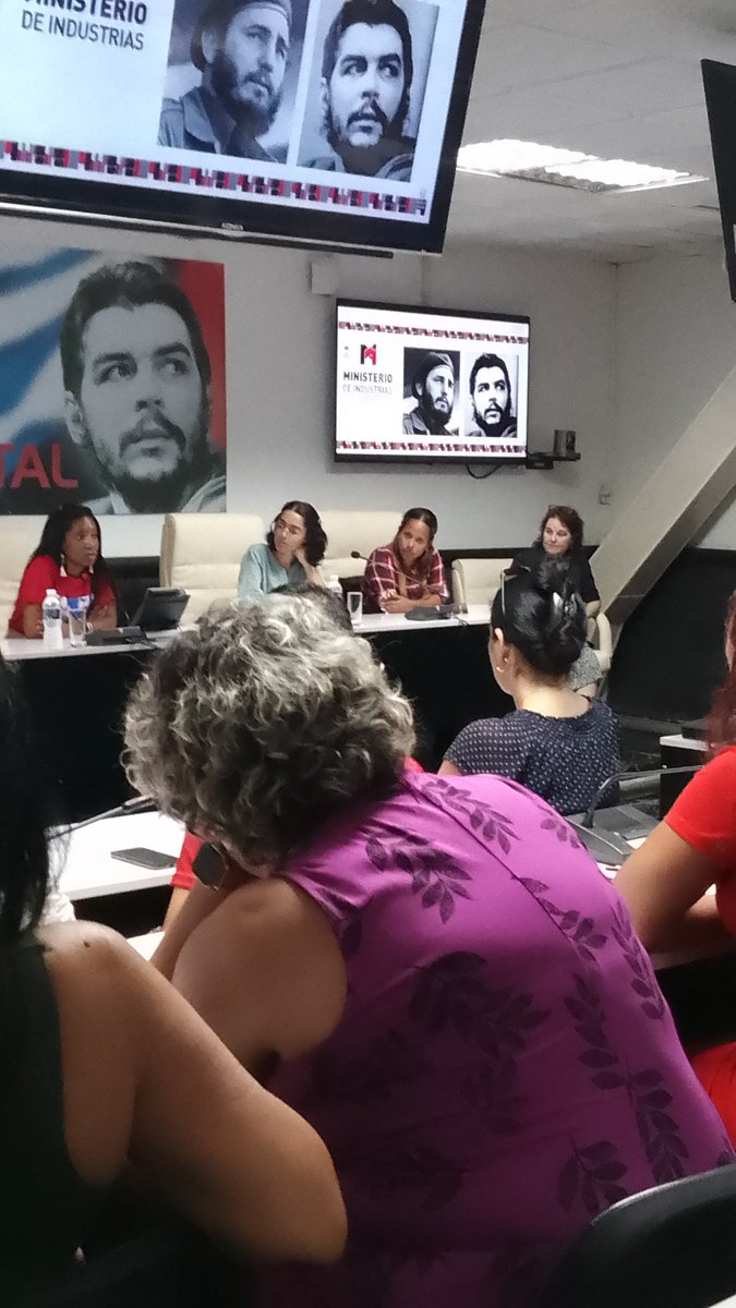 GarciaLadyth's tweet photo. Preside la VMP del MINDUS intercambio con jóvenes funcionarias del MINREX Y UJC sobre el efecto del Bloqueo en la industria y la sociedad.  Exponen GEMPIL Y GESIME los efectos directos e indirectos sobre nuestras industrias #TumbaElBloqueoYa https://t.co/1tUEUm1vOl