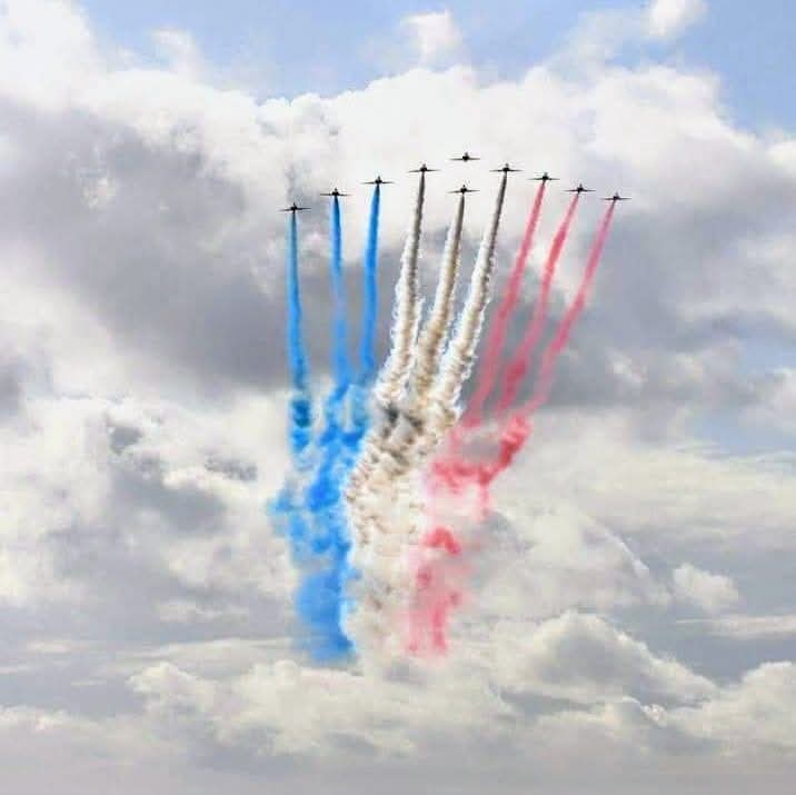 SteveJ333's tweet photo. Due back home in Waddington between 1500-1730 this afternoon... #onroute 

@rafredarrows
@RAFWaddington
@BBCRadioLincs
@looknorthBBC

🇬🇧 https://t.co/M1xYFD87Wy