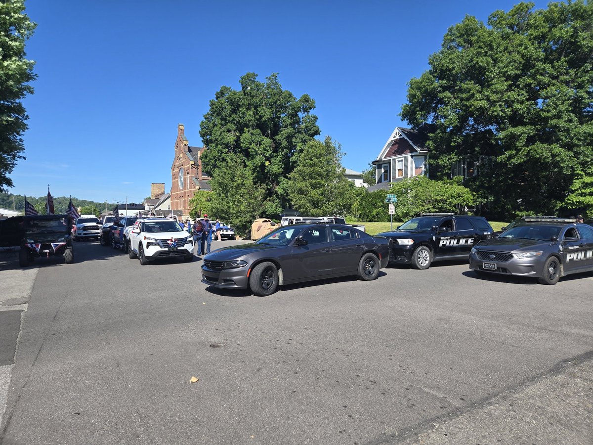 Scenes from the Ironton, OH Memorial Day Parade, #157 in a row. #ARES #AmateurRadio