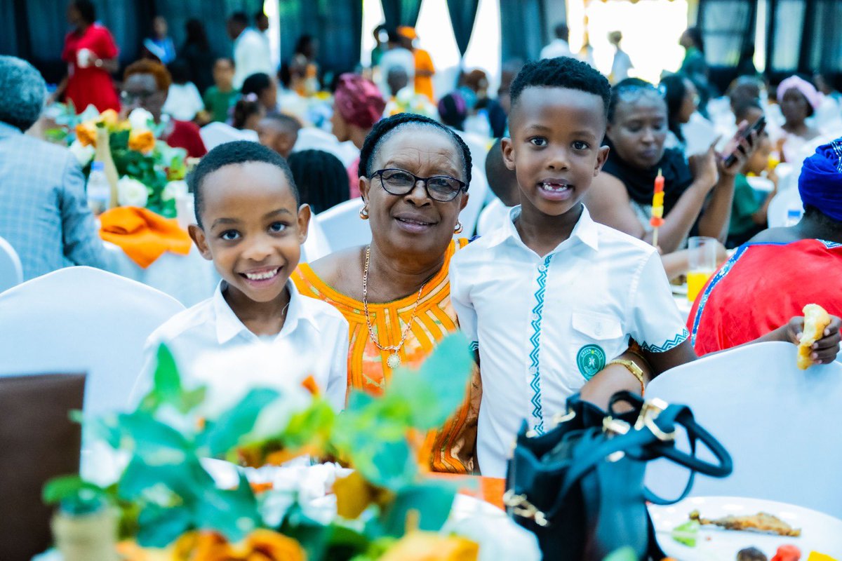 GHA_rwanda's tweet image. Nursery 3 celebrated Grandparents Day with love and laughter! This special event supported our learning about how personal journeys lead to change and new opportunities. 🥰✨