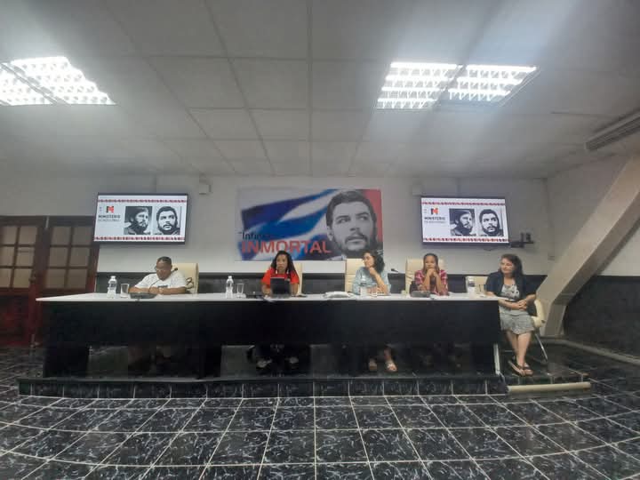 GarciaLadyth's tweet photo. Las Directoras de Negocios de los Grupos Empresariales de la Industria Sideromecánica, y de la IndustriaLigera y el Ministerio de Industrias de Cuba  ponen ejemplos de como es real el #Bloqueo y como afecta a nuestra sociedad.  #IndustriasCuba exige #TumbaElBloqueo https://t.co/r9BRelb2cO