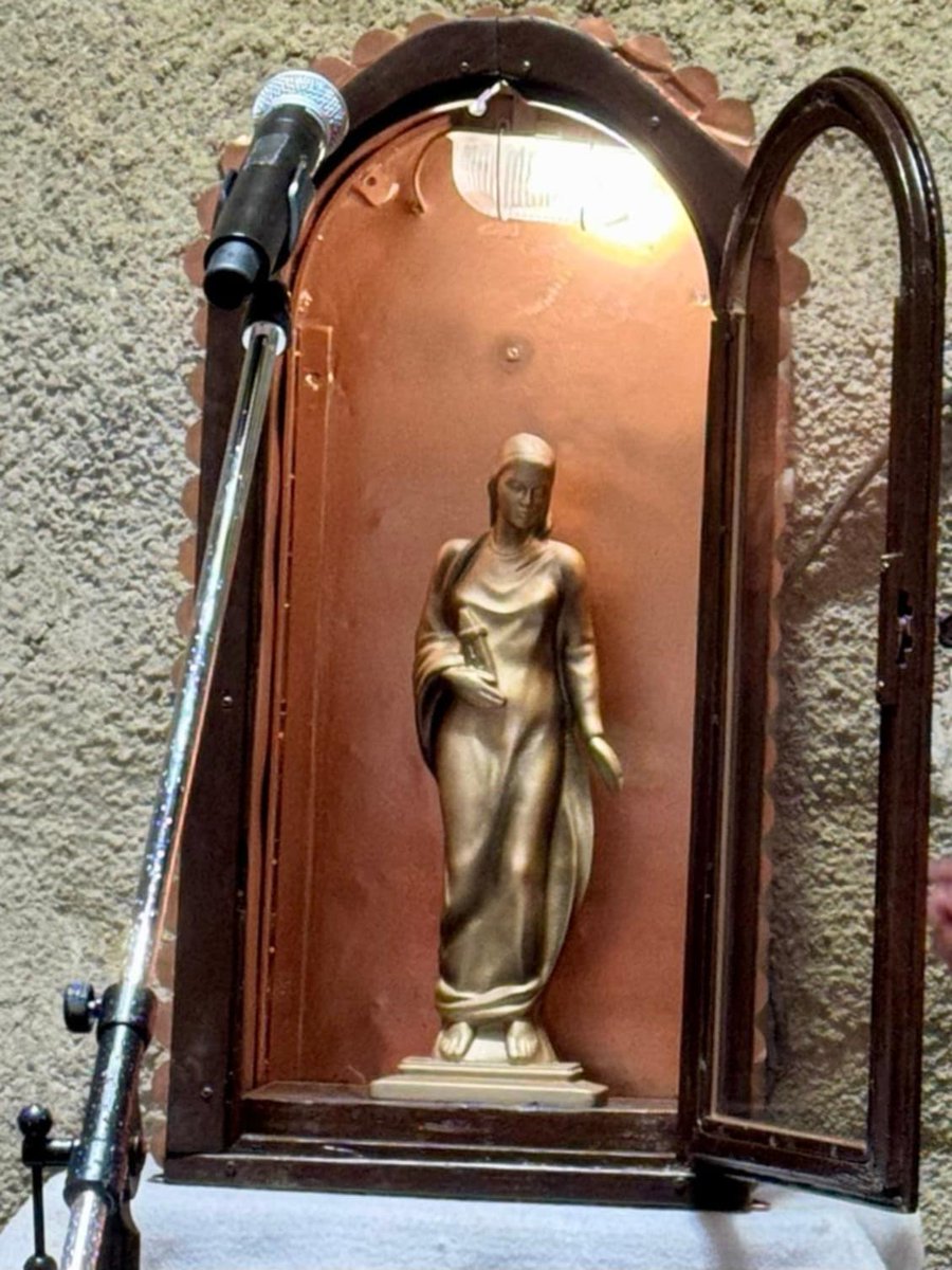 Požehnanou sošku svaté Barbory, patronky havířů, jsme dnes umístili v těžní šachtě průzkumné štoly k budoucímu tunelu Vinohrady v Brně. Bude střežit bezpečnost prací při ražbě průzkumné štoly v délce 991metrů.
Více👇
1url.cz/2JW7O