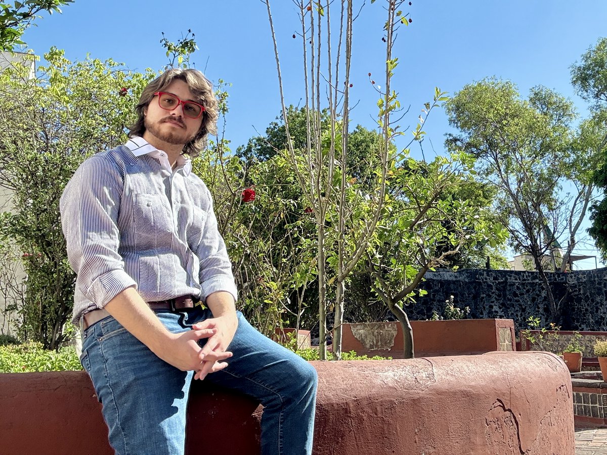 HIS PhD student Arturo Gonzalez traveled to Mexico City for the 72nd meeting of the Southeastern Council of Latin American Studies, where he presented his research on the intersection of Cuban nationalism and consular diplomacy.

#history #Miami #research #Cuba #PhD #conference