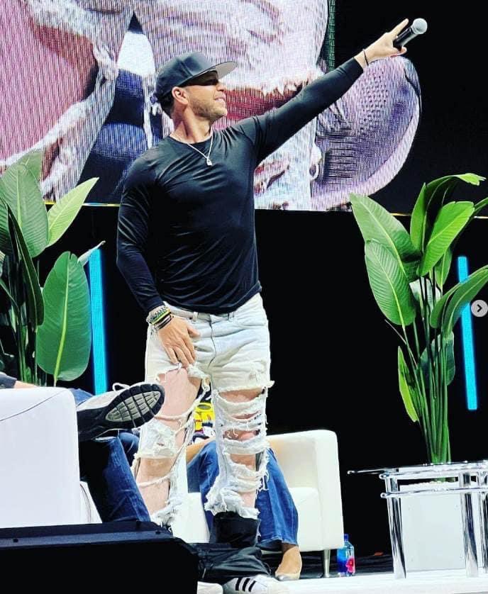 Elisa Gomez (@elisa_g_gomez) on Twitter photo #HappyMonday <a href="/DonnieWahlberg/">Donnie Wahlberg</a> <a href="/BrendaMoen1/">BRENDA LEE MOEN ❤JORDAN/DONNIE GIRL 4 EVER ❤🧡</a> <a href="/MicheleLinnToms/">Michele Toms</a> <a href="/CNoelBHminion78/">Noel🤖❤( Donnie Girl)</a> <a href="/Bhselflove17/">Mary fares (donnie girl love eternal)</a> <a href="/DDUBGIRL69/">Traci Proud Donnie Girl BH4Life</a> <a href="/DonnieMaggie/">DonnieMaggie</a> <a href="/Renee_Houston06/">Renee DDubArmy Houston⁷🤖❤️🙏</a> <a href="/Ruth_A_Day/">Ruth 💜</a> <a href="/jennyraej1979/">jennyrae🤖❤️ The BHWarrior Wahlberg Girl</a> <a href="/jen_murphy1983/">Jennifer Morgan</a> <a href="/JordanxNKOTB/">Jordan Sebastian</a> <a href="/TCassoutt83283/">Tammie Cassoutt Jordan girl❤</a> <a href="/Sahshawood_bh4/">Sahsha *Sha Danny girl</a> <a href="/CaraDav82528933/">Cara Davies</a> <a href="/Donniegirl151/">Colleen McWilliams</a> <a href="/JaimeDonnieGirl/">Jaime NKOTB fan</a> #HappyMonday <a href="/DonnieWahlberg/">Donnie Wahlberg</a> <a href="/BrendaMoen1/">BRENDA LEE MOEN ❤JORDAN/DONNIE GIRL 4 EVER ❤🧡</a> <a href="/MicheleLinnToms/">Michele Toms</a> <a href="/CNoelBHminion78/">Noel🤖❤( Donnie Girl)</a> <a href="/Bhselflove17/">Mary fares (donnie girl love eternal)</a> <a href="/DDUBGIRL69/">Traci Proud Donnie Girl BH4Life</a> <a href="/DonnieMaggie/">DonnieMaggie</a> <a href="/Renee_Houston06/">Renee DDubArmy Houston⁷🤖❤️🙏</a> <a href="/Ruth_A_Day/">Ruth 💜</a> <a href="/jennyraej1979/">jennyrae🤖❤️ The BHWarrior Wahlberg Girl</a> <a href="/jen_murphy1983/">Jennifer Morgan</a> <a href="/JordanxNKOTB/">Jordan Sebastian</a> <a href="/TCassoutt83283/">Tammie Cassoutt Jordan girl❤</a> <a href="/Sahshawood_bh4/">Sahsha *Sha Danny girl</a> <a href="/CaraDav82528933/">Cara Davies</a> <a href="/Donniegirl151/">Colleen McWilliams</a> <a href="/JaimeDonnieGirl/">Jaime NKOTB fan</a>