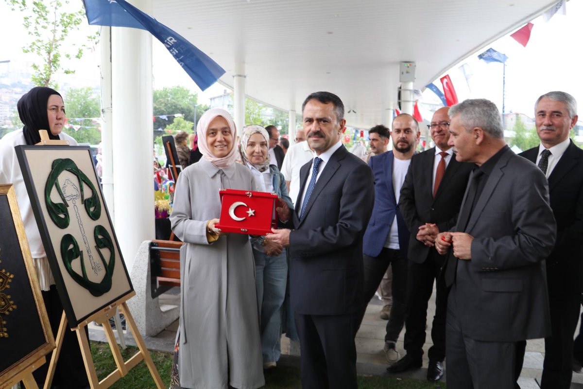 Vali İlhami Aktaş, 'Hayat Boyu Öğrenme Haftası' Etkinlikleri ve İzmit Halk Eğitim Merkezi Sergi Açılışına Katıldı
⬇️
kocaeli.gov.tr/vali-ilhami-ak…