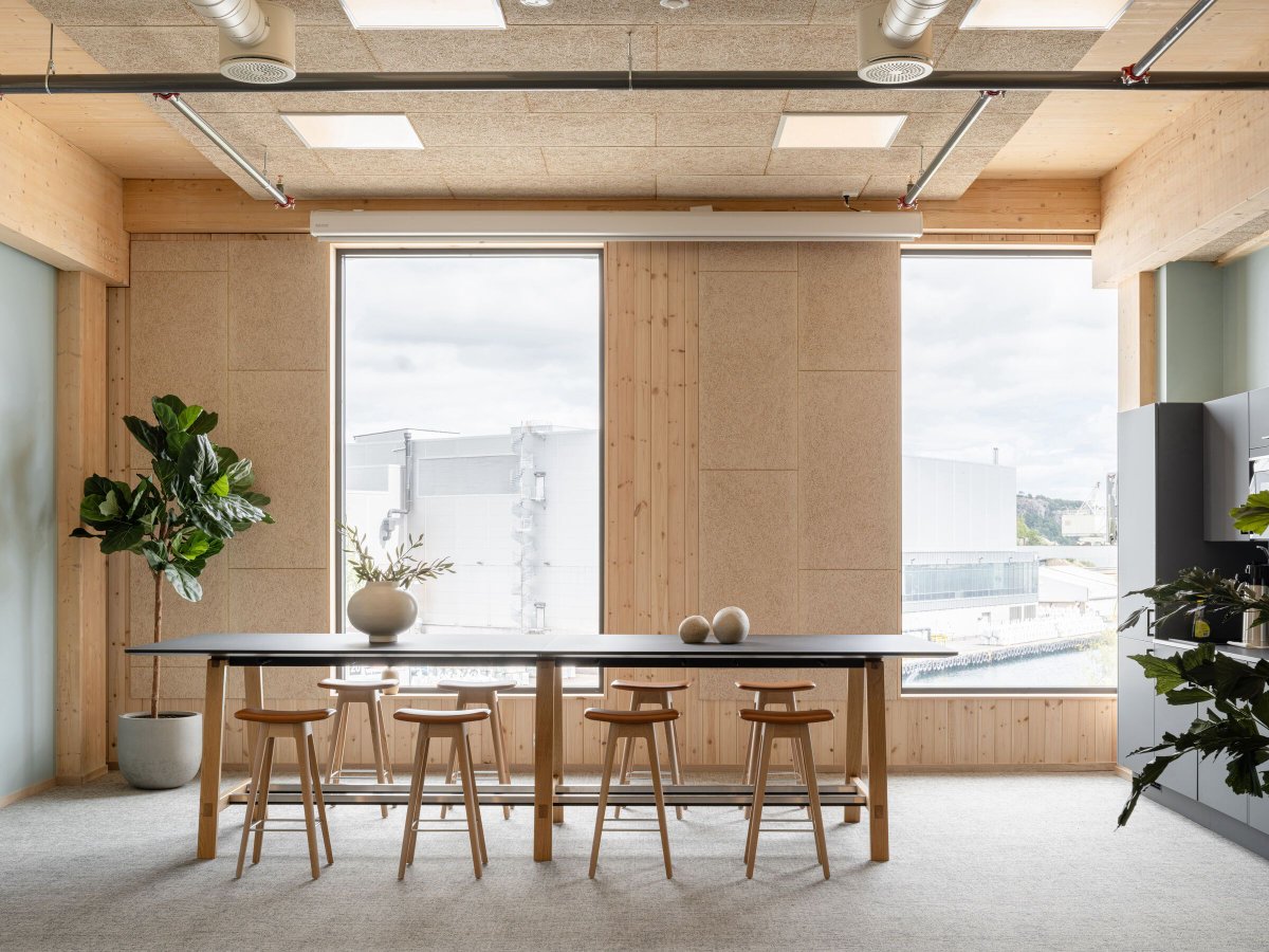 Archello's tweet photo. Oslotre’s Lumber 4 is a mass timber office building defined by curved green pine facades and a spruce-glulam structure.
https://t.co/GbXfT6Tmkz
#MassTimber #WoodArchitecture #SustainableStructure https://t.co/JhcJ2yDEkF