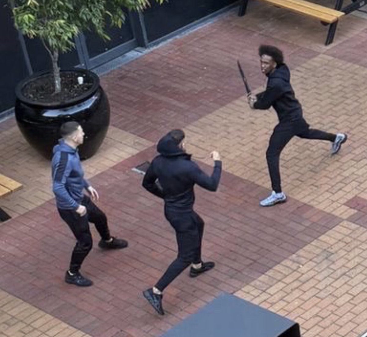 Albanian fake asylum seeker was detained after attacking street workers. Good job ✊🏻