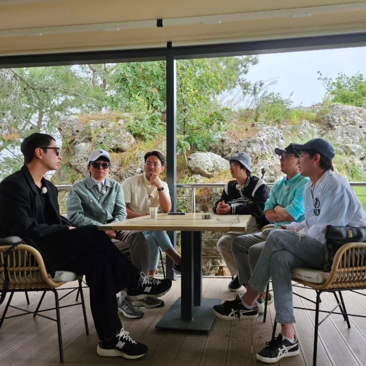 pu__wei's tweet photo. 📸repost from hyoungbin_yoon’s IG
🐨🍌🇹🇷🎥
#갈데까지간다시즌2
@goturkiye
#GoTürkiye
#GoAntalya
#GoSports
#갈데까지간다2
#2PM ❤️💜
#Nichkhun #Chansung https://t.co/WEtvWaq5lY