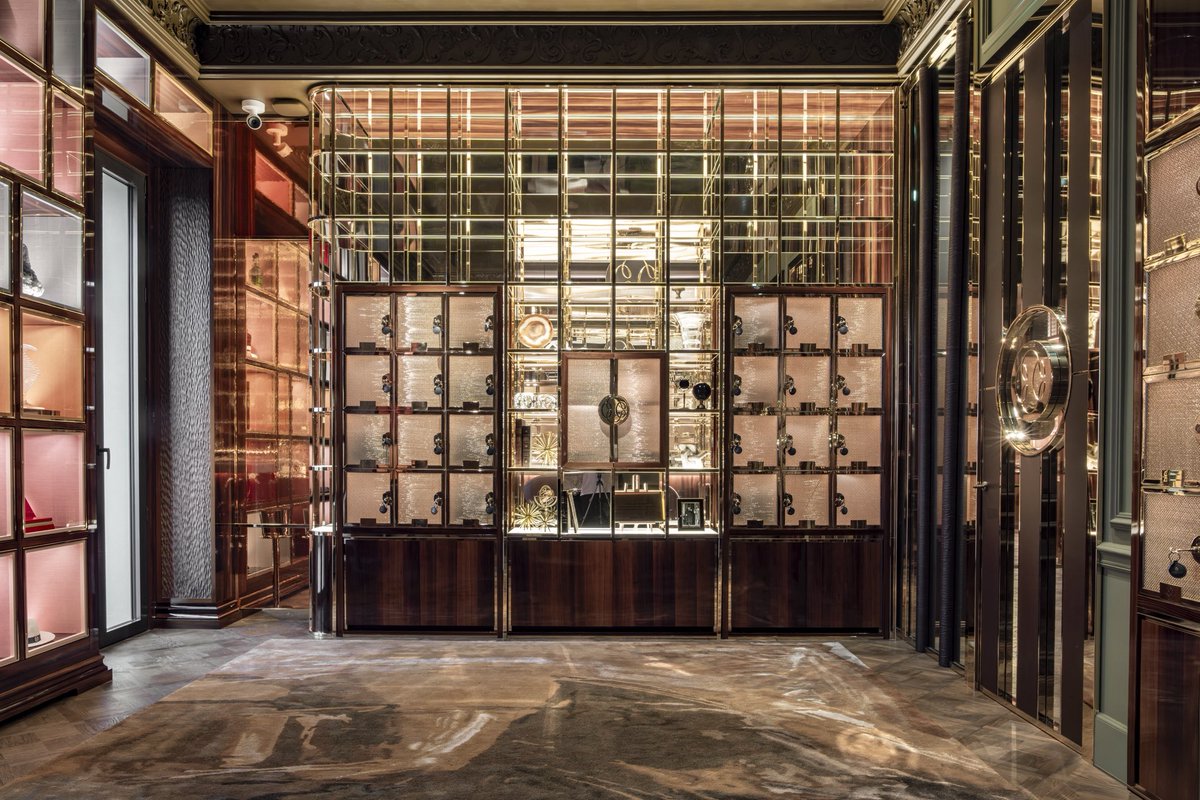 MonteCarloSBM's tweet photo. On May 19, Monte-Carlo Cigar Club was inaugurated by H.S.H. Prince Albert Il, in presence of the CEO &amp; Chairman of our Group, Stéphane Valeri, Founder of Dominique London, Dominique Gyselinck, and guests from Monaco and the global cigar world. This cigar club will open on May 28! https://t.co/vhqSch2YwD