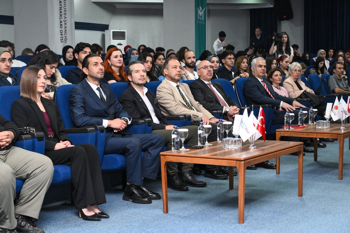 Üniversitemiz öğrencileri, Marmara Kariyer Fuarı’nda ( <a href="/Marmarakaf/">Marmara Kariyer Fuarı</a>) gönüllülük esasına dayalı olarak gösterdikleri üstün çaba ve katkıları nedeniyle teşekkür belgeleriyle onurlandırıldı.

🌐 kocaeli.edu.tr/haberler/unive…

<a href="/YuksekogretimK/">Yükseköğretim Kurulu</a>
<a href="/erolozvar/">Erol Özvar</a>
<a href="/NuhZaferCanturk/">Prof. Dr. Nuh Zafer Cantürk</a>
<a href="/kagemkou/">Kou Kagem</a>