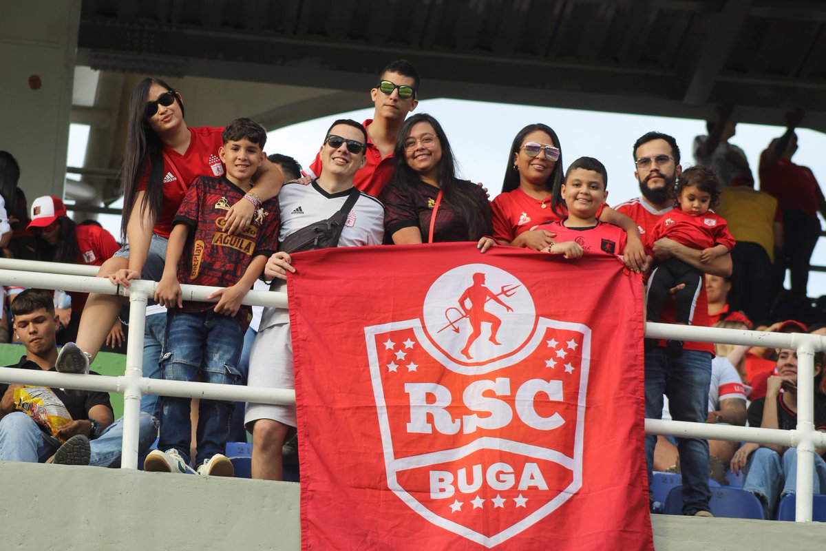 rscbuga's tweet photo. Una fecha más al lado del rojito, como toda la temporada. 

Ahora se vienen finales y este martes una batalla más, acompáñanos y vivamos juntos la pasión por el rojo. 

¡Vamos América! 

#SomosFamilia https://t.co/r97Kt4Eu0h