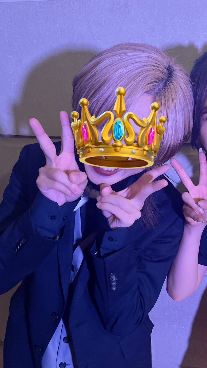 _t0mmn's tweet photo. シークレットライブ🎤

ご飯食べながらアコースティック聴けるなんて贅沢やな🤗耳心地良すぎて普通に眠くなったど🤗
ダークネスヘブンは大人の味がしました🍷

やっぱりスーツ最高最高最高👔✨️
行ってよかった🫶 https://t.co/ArV4w2TLR7