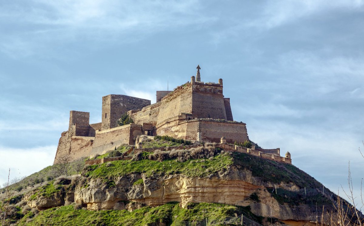 Hoy el equipo de #saberyganar os habéis equivocado. El castillo de Monzón es este!!