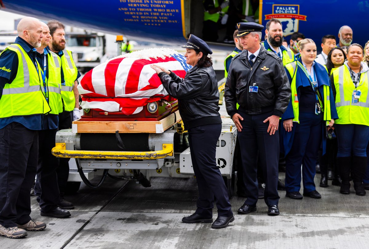 AlaskaAir's tweet image. This Memorial Day, we honor the sacrifices our military members have made. The Alaska Airlines Fallen Soldier Program ensures Military members on their final journey are treated with the utmost respect.