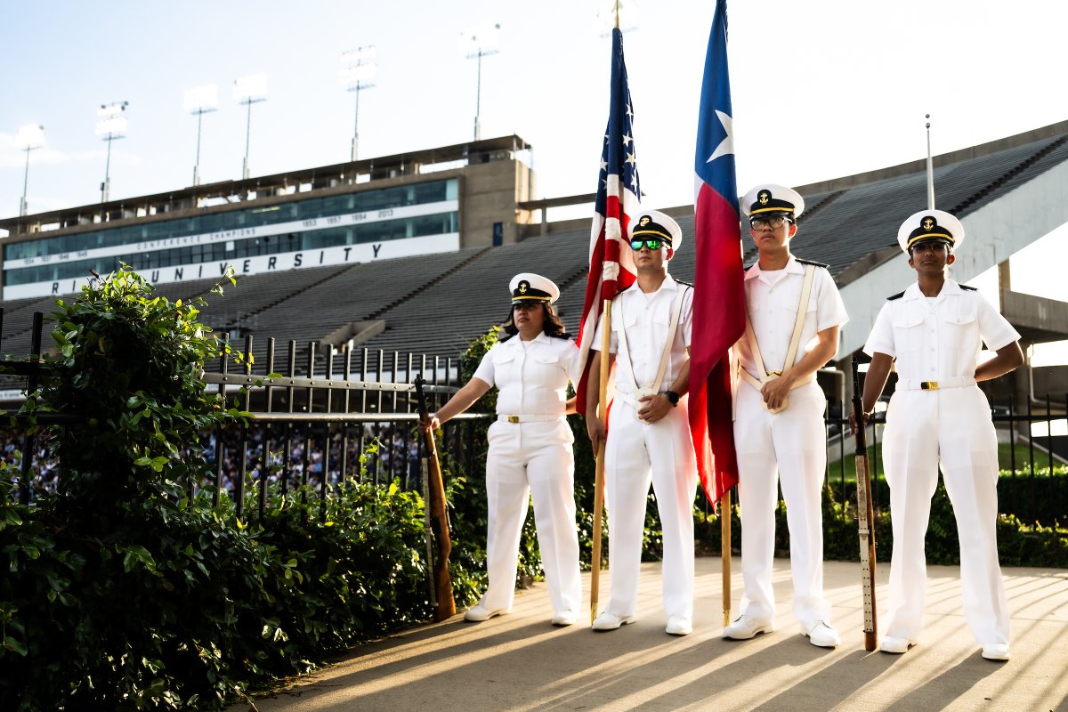 Rice University (@riceuniversity) on Twitter photo This Memorial Day, we honor all who gave their lives—including Rice Owl 2nd Lt. George S. Alexander, whose WWII bravery left a legacy felt at home and abroad. 🇺🇸 Read his story via <a href="/HoustonChron/">Houston Chronicle</a> ➡️ bit.ly/3H9uDRO 🇺🇸 This Memorial Day, we honor all who gave their lives—including Rice Owl 2nd Lt. George S. Alexander, whose WWII bravery left a legacy felt at home and abroad. 🇺🇸 Read his story via <a href="/HoustonChron/">Houston Chronicle</a> ➡️ bit.ly/3H9uDRO 🇺🇸