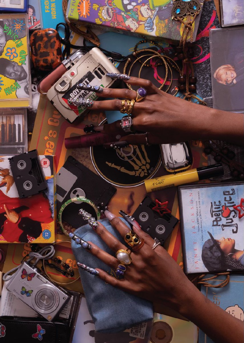 Hard Shells, Soft Steps. 
Volume Two • May 31st. 
A coffee table essential* 

A zine made with the future in mind, a time capsule for those walking tenderly through turbulent times. 80+ pages of Art Beyond the Shell. (2024 - 2025) 

linktr.ee/beyondtheshell…