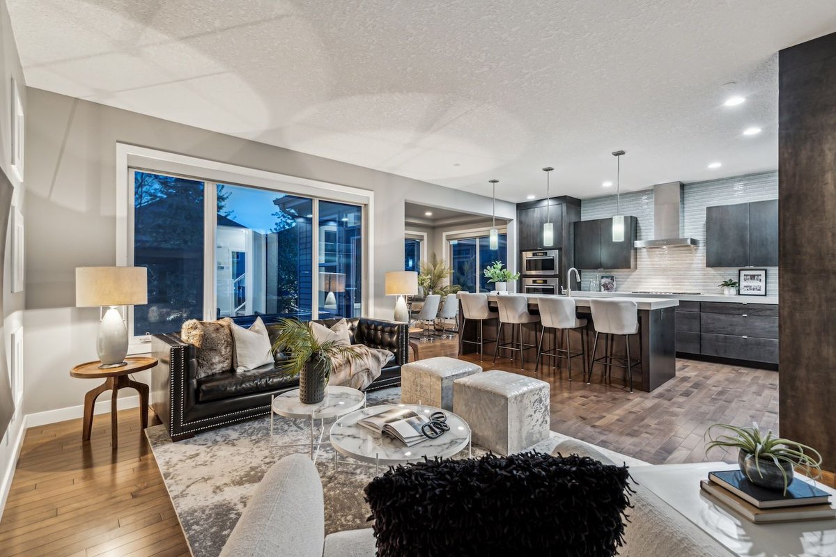 SonaVisual's tweet photo. 🌅 Twilight Magic⁠
⁠
Hey Sona Fam, hope your weekend was as stunning as this listing!⁠
⁠
We’re kicking off the week with a beautiful twilight shoot captured for our amazing client!⁠ https://t.co/hpWVZYBTWD