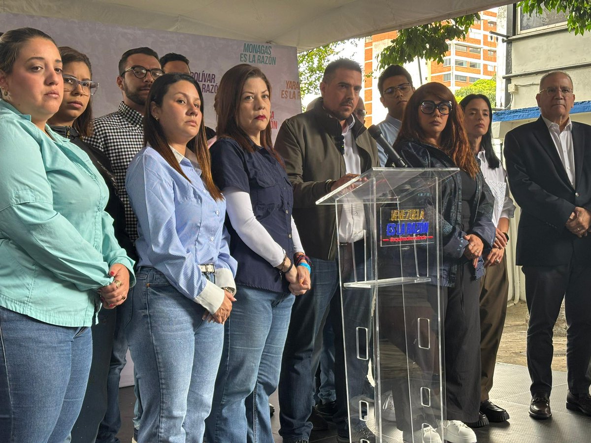 #AHORA | <a href="/stalin_gonzalez/">Stalin González</a>:  “El país tiene que saber que la vileza de que nos asignarían a dedo cargos por
componendas, fue desmentida”