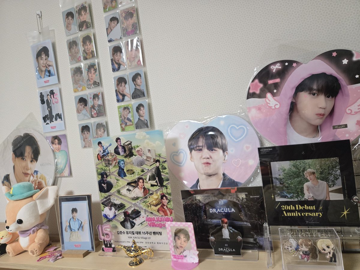 스쿨준수 구매못해서 배찢중 ㅠㅠ😭
이케 예쁜걸 하나밖에 못사다니😢 공구주의 슬로건과 함께 찰칵 📸
나의 준수존의 식구가 또 늘었어요😊
스쿨준수와 함께였더라면...🥺😭