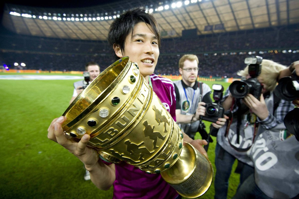 s04_jp's tweet photo. この瞬間を覚えてる人いますか？🙋‍♂️

#S04 #内田篤人 https://t.co/63m0vxR0cI