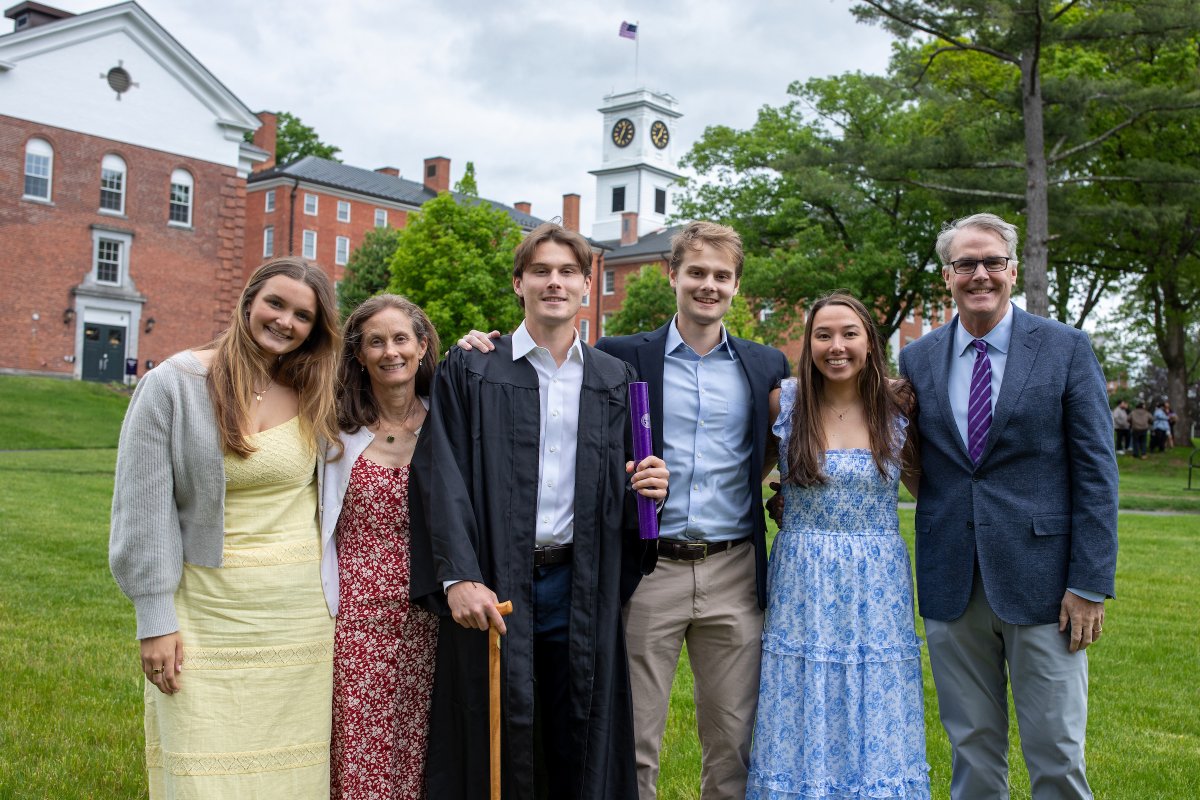Introducing our newest alumni. 🎓 #Amherst2025

📸: Maria Stenzel / Office of Communications