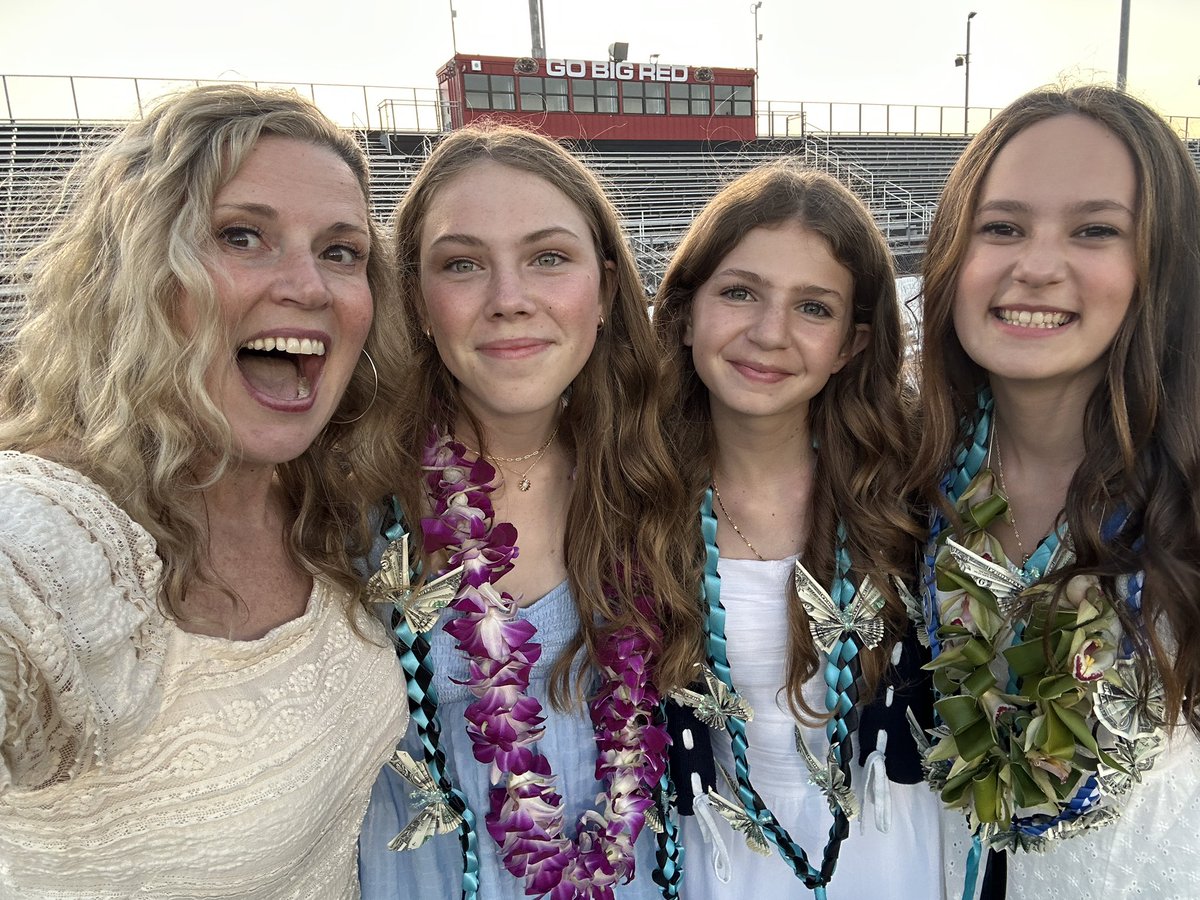 MsAlyssaB's tweet photo. @VIDASHARKS 8th Grade Promotion was a success! I was so proud of our amazing speakers and performers. AND it’s an easier year to say goodbye, since I will be joining many of them at MVHS next year. 🥳❤️ https://t.co/JDSRkAfiLE