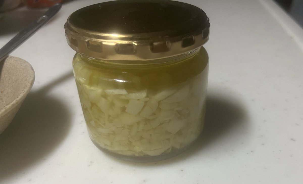 深夜ににんにくオイル作るような奴です