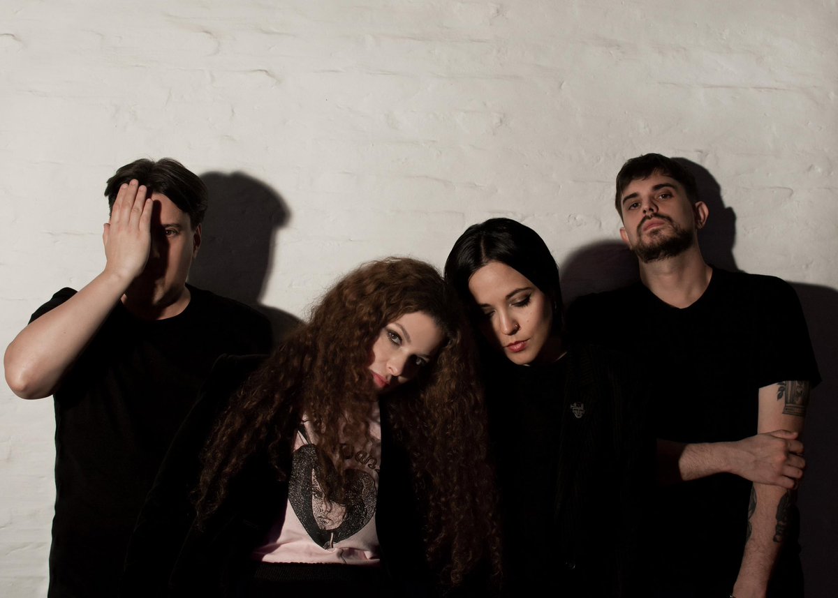 Nos volvemos a encontrar este sábado 31.05 en el festival Superfly!

En Complejo C Art Media junto a Winona Riders, Camionero, <a href="/revistas__/">Revistas</a> y <a href="/adictabanda/">ADICTA BANDA oficial</a> 

Dj sets <a href="/jeann_contreras/">Miss Jeanette</a> <a href="/ferminugarte_/">fermin</a> y <a href="/matzorama/">Offline Papi</a> 

Host y Corazón <a href="/jeruffo/">Juan Ruffo</a>

Entradas x Passline!