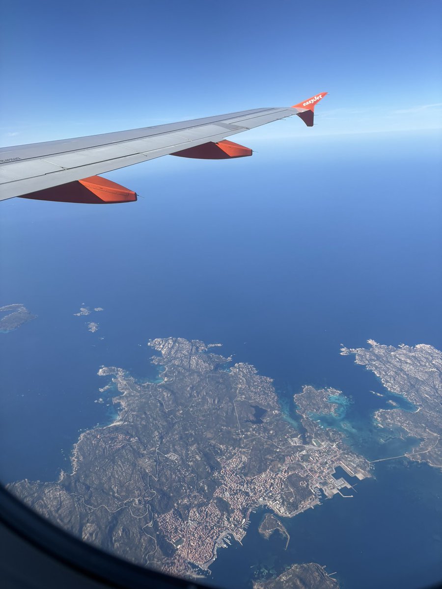 katierpreston23's tweet photo. @easyJet @easyJetholidays 🤍🗻 https://t.co/t000gUQOW2