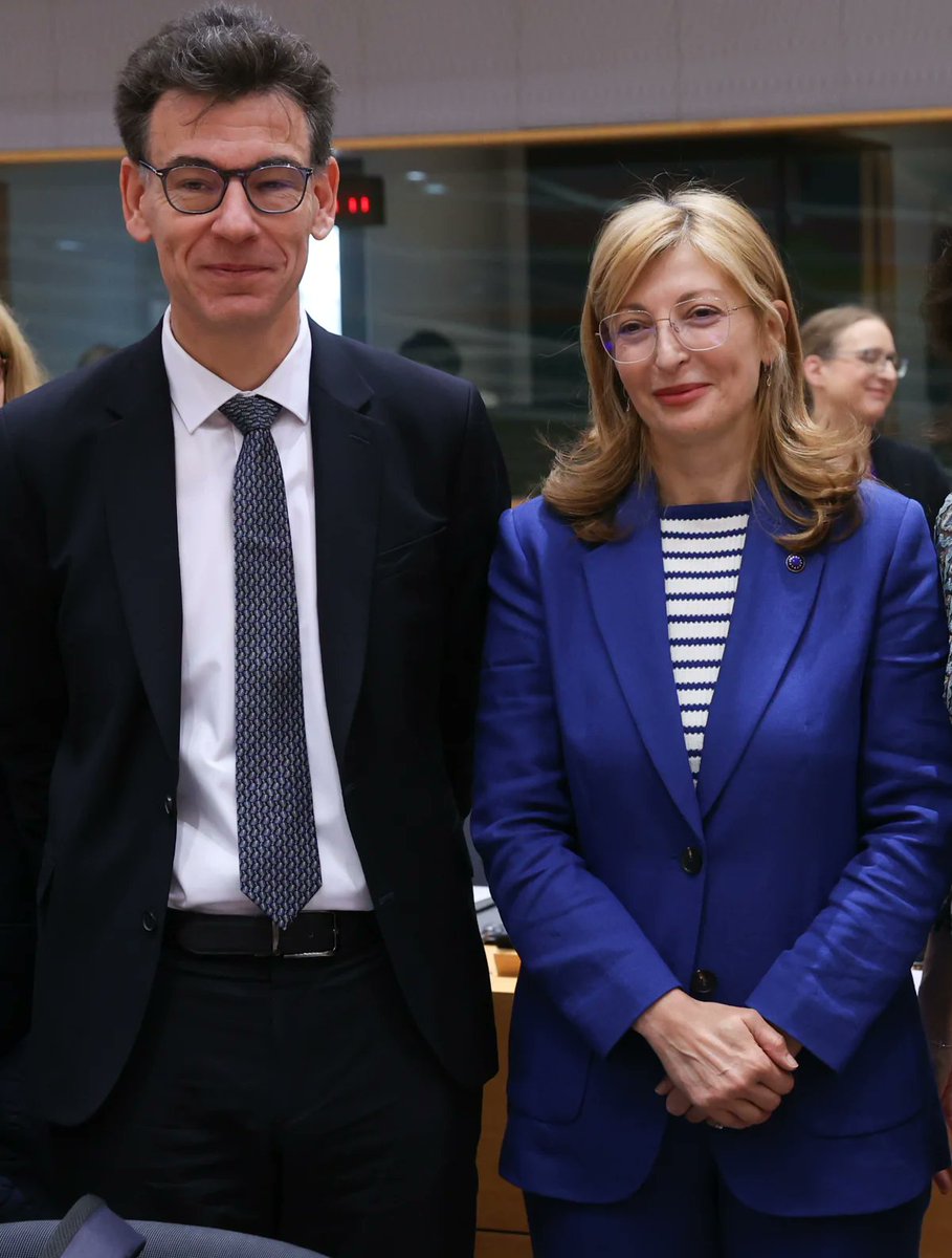 News Tank éducation et recherche (@newstankeduc) on Twitter photo "Savoir où se positionne le programme-cadre par rapport au Fonds de compétitivité est secondaire" 💬
<a href="/PhBaptiste/">Philippe Baptiste</a> réagit aux annonces de <a href="/vonderleyen/">Ursula von der Leyen</a> sur #HorizonEurope, après le conseil des ministres européens de la recherche.
👉 f.mtr.cool/wvupdpldrx "Savoir où se positionne le programme-cadre par rapport au Fonds de compétitivité est secondaire" 💬
<a href="/PhBaptiste/">Philippe Baptiste</a> réagit aux annonces de <a href="/vonderleyen/">Ursula von der Leyen</a> sur #HorizonEurope, après le conseil des ministres européens de la recherche.
👉 f.mtr.cool/wvupdpldrx