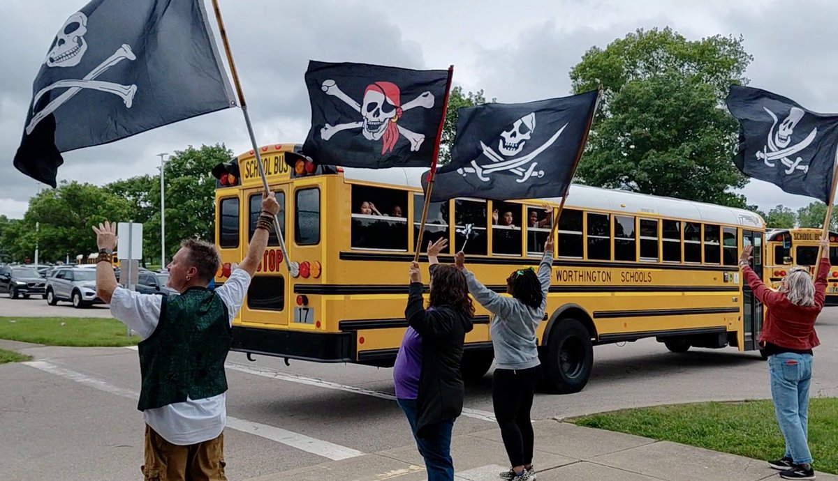 A pirates greeting &amp; a pirates farewell!  Happy summer me hearties! #funday2025 #fieldday #pirates #itsworthit