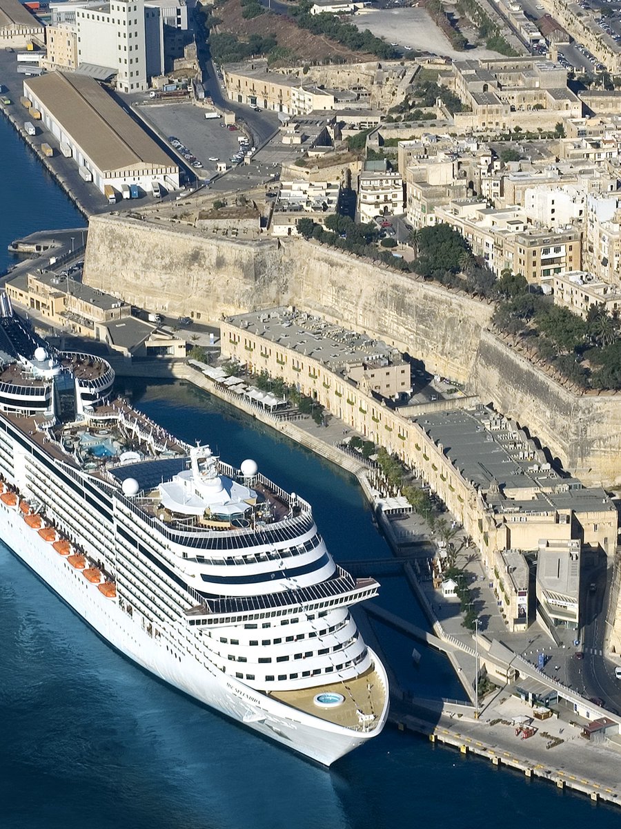 SoloCrucerosCom's tweet image. Un plan sin estrés, todo incluido… y sin coger avión. 🧳☀️
Descubre el Mediterráneo a bordo de #MSCSplendida, saliendo todos los viernes desde Tarragona y sábados desde Valencia, ¡con bus gratis desde muchas ciudades!
 
 📍 Livorno (Florencia), Civitavecchia (Roma), Génova,…