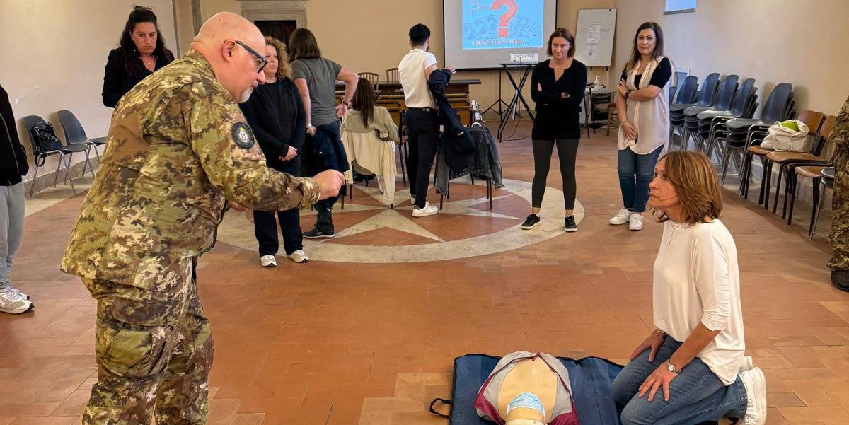 Importante percorso formativo all’Ospedale San Giovanni Battista. Nelle prossime settimane 250 medici, infermieri, OSS, terapisti, tecnici, prenderanno parte ai corsi BLSD per tecniche di primo soccorso e utilizzo del  defibrillatore semiautomatico: sanita.acismom.it/corsi-blsd-per…